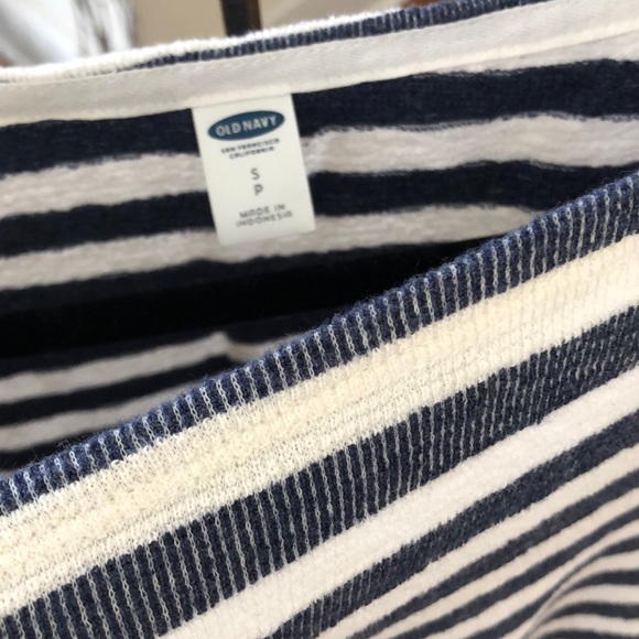 Old Navy French terry shirt size S - Picture 2 of 3